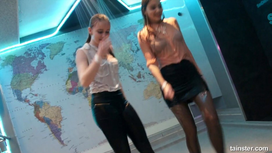 Sensual wet play with hot amateur babes